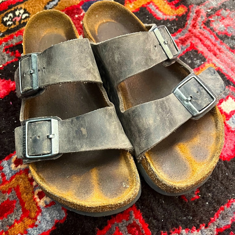 ‘Arizona Big Buckle’ Birkenstocks in ‘Dove Gray’- Size 38- great condition!